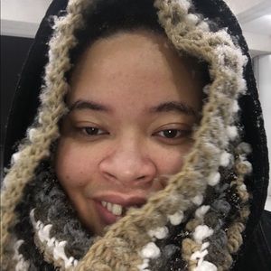 Meet your Posher, Larrysha